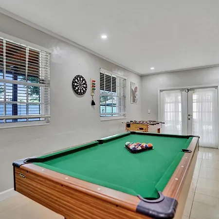 Luxury Rattan Getaway Villa